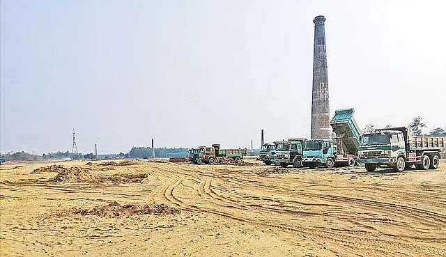 Work of BSCIC industrial park is stuck in landfills and construction of the boundary wall. The picture was taken from Dhalar Mukh area of Chattogram's Raujan ward no. 9