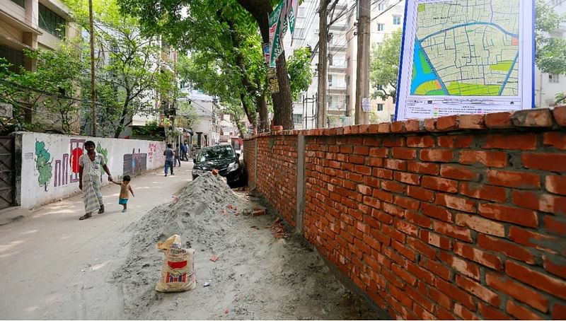 The construction of the wall was completed on Wednesday at night