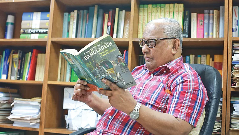 I believe it is important to read a book line by line: Akbar Ali Khan