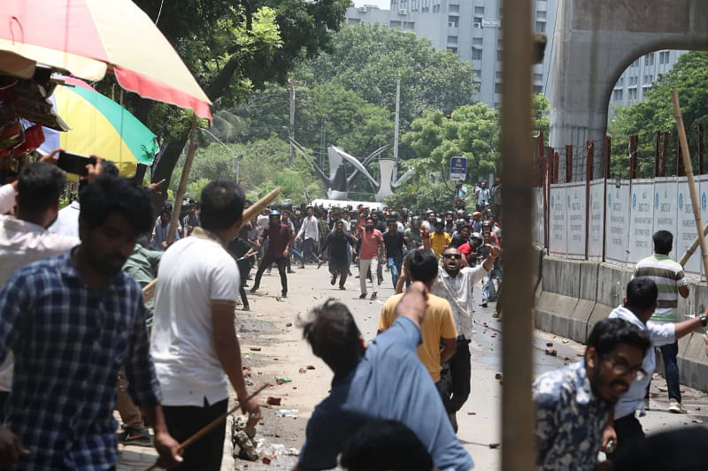 Sporadic clashes took place between BCL and Chhatra Dal men on the Dhaka University campus on Wednesday noon.