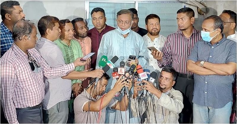 Hasan Mahmud is briefing newsmen at his residence at Dewanzi Pukur Par in the port city on Thursday.