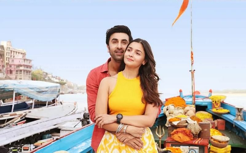 Bollywood actors Ranbir Kapoor and Alia Bhat in their latest song 'Kesariya' .