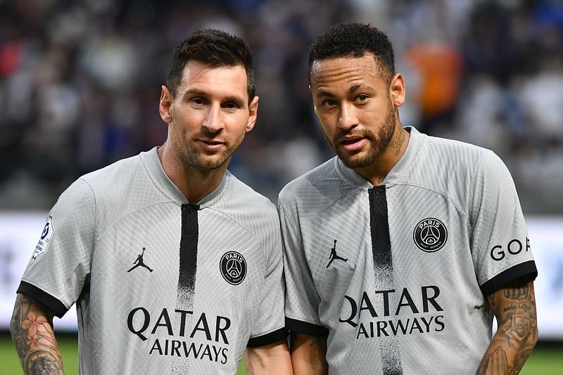 Paris Saint-Germain's Brazilian forward Neymar (R) and Argentinian forward Lionel Messi (L) did not make it in the top-30 nomination list for this year's Ballon d'Or