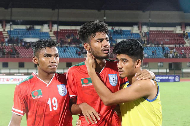 Bangladesh Under-20 team players devastated after losing the final of the SAFF Under-20 Championship against India in Extra Time at the Kalinga Stadium of Bhubaneswar, India on 5 August, 2022