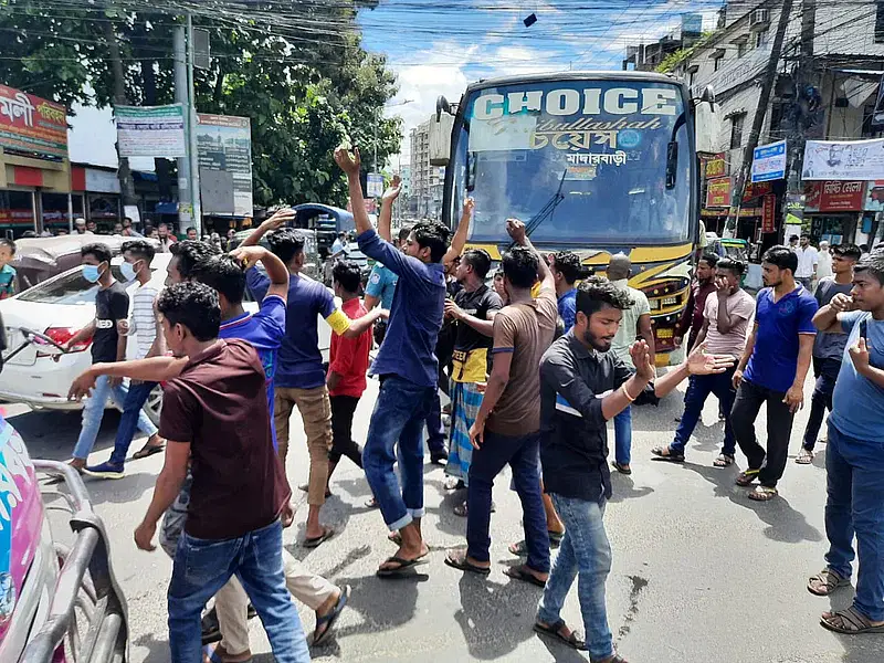 Transport workers block roads in different parts of Chattogram city on 6 August