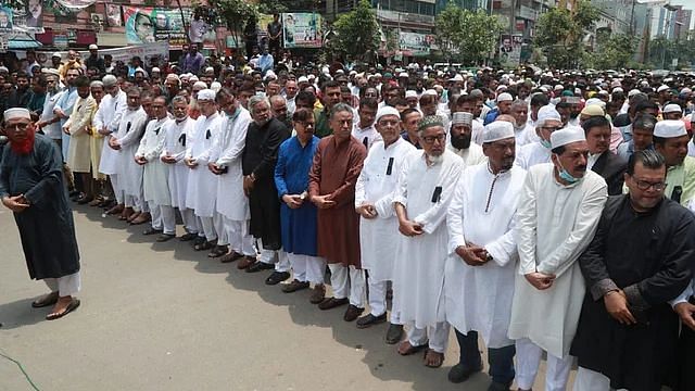 The Gayebana Janaza of BNP activist Abdur Rahim Matbor, who was shot dead during a clash between the BNP activists and the police in Bhola, is held in front of the party's central office in the capital's Naya Paltan area on Monday.