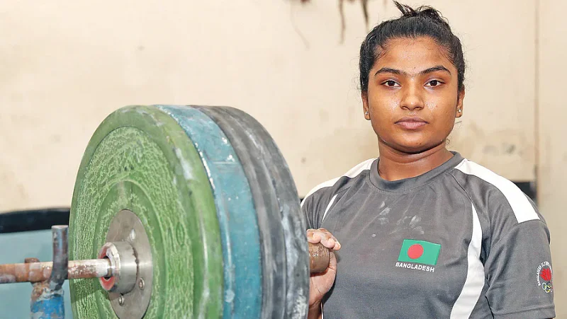 Bangladesh weight lifter Mabia Akhter