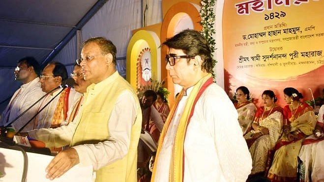 Information and broadcasting minister Hasan Mahmud addresses the inaugural function of Shuvo Mahalaya at Banani Puja Mandap on 25 September 2022