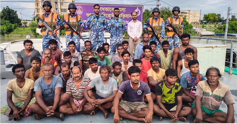 Detained Indian fishermen