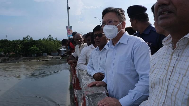 China ambassador to Bangladesh Li Jiming visits Teesta Barrage area in Hatibandha, Lamonirhat on 9 October 2022