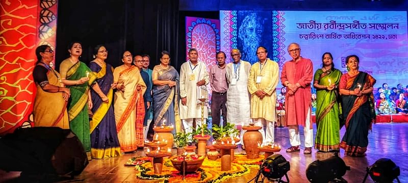 Three-day festivities of the 40th Jatiya Rabindra Sangeet Sammelan ended at Bangladesh Shilpakala Academy’s National Theater Hall auditorium in Dhaka on 16 October, 2022.