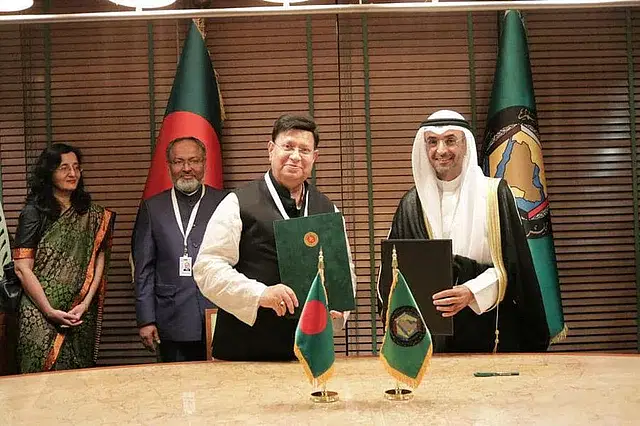 Foreign minister AK Abdul Momen and GCC secretary general Nayem Falah M Al-Hajraf signed the MoU on the sideline of 'Manama Dialogue-2022' at Manama of Bahrain on 18 November 2022