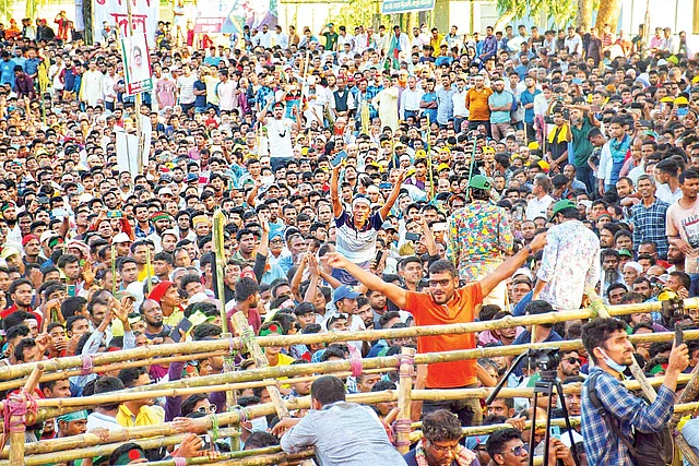 A partial view of the BNP public rally at the Rangpur Collectorate Eidgah ground on 29 October afternoon