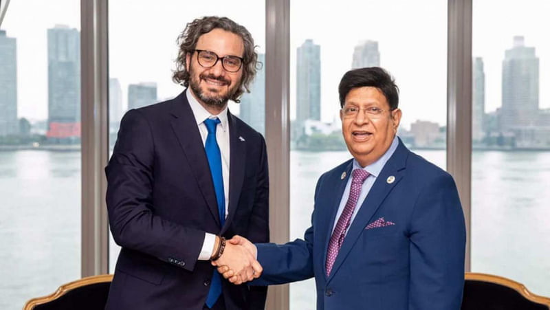 Argentina foreign minister Santiago Andrés Cafiero shakes hand with Bangladesh foreign minister AK Abdul Momen.