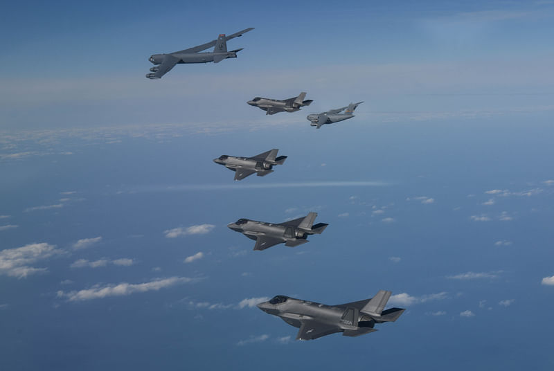 A US Air Force B-52 strategic bomber, C-17 aircraft along with South Korea's Air Force F-35As take part in a joint drill, South Korea, 20 December, 2022.