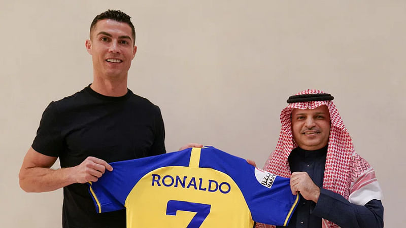 Cristiano Ronaldo has signed for two and a half years with Saudi Arabian club Al-Nassr