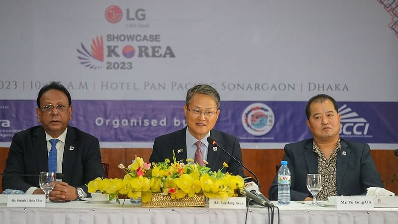 Korean Ambassador to Dhaka Lee Jang-Keun announces 'Showcase Korea' fair in a press conference in a hotel in Dhaka on  23 February 2023