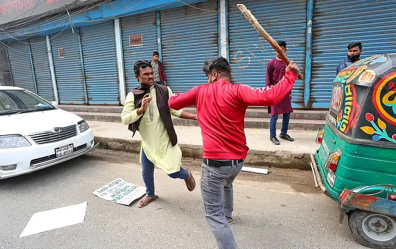 BCL men attack Chhatra Odhikar Parishad leaders-activists in Bogura on 10 February