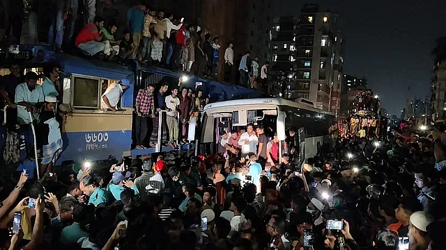 Panchgar-bound Drutojan Express on Wednesday collided with a bus at Malibagh Rail crossing in Dhaka