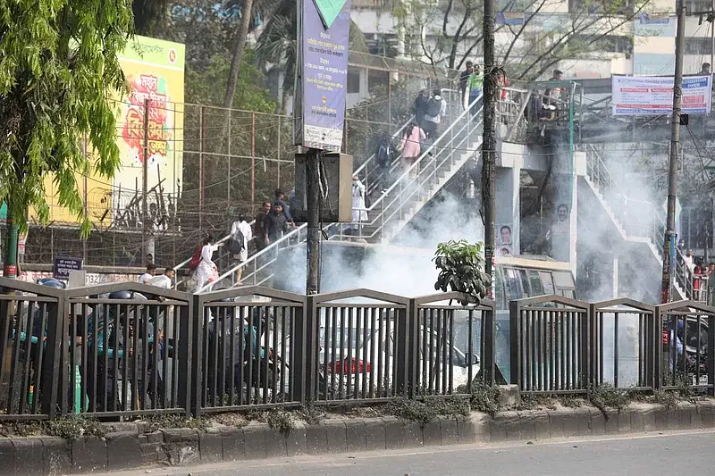 Police fired tear gas shell to Dhaka College students on 5