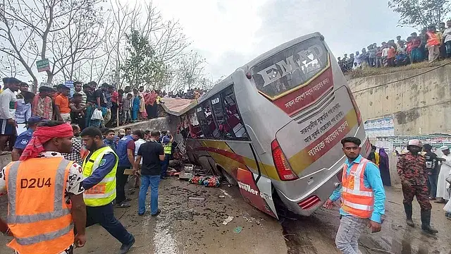 Driver of the Imad Paribahan bus lost control of the vehicle at Kutubpur along the Padma Bridge expressway at Shibchar, Madaripur