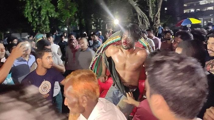 Jobayer Ibne Humayun was beaten up in front of the Kabi Jasimuddin Hall in DU