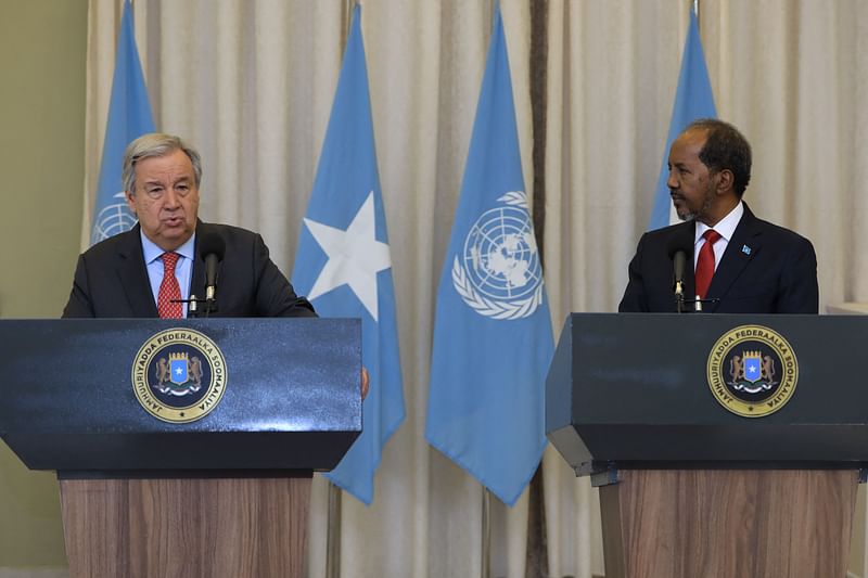 UN secretary general Antonio Guterres (L) and Somalia’s President Hassan Sheikh Mohamud are seen during a press briefing at the presidential palace, Villa Somalia, in Mogadishu on April 11, 2023