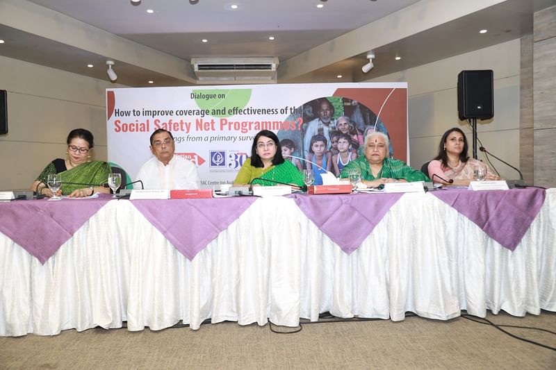 CPD organises a discussion on ‘How to Improve Coverage and Effectiveness of the Social Safety Net Program’, at BRAC Centre in the capital on Sunday.