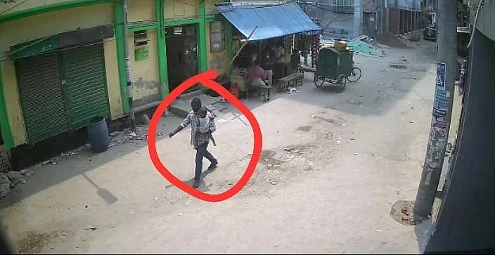 CCTV footage caught the man while kidnapping the child.