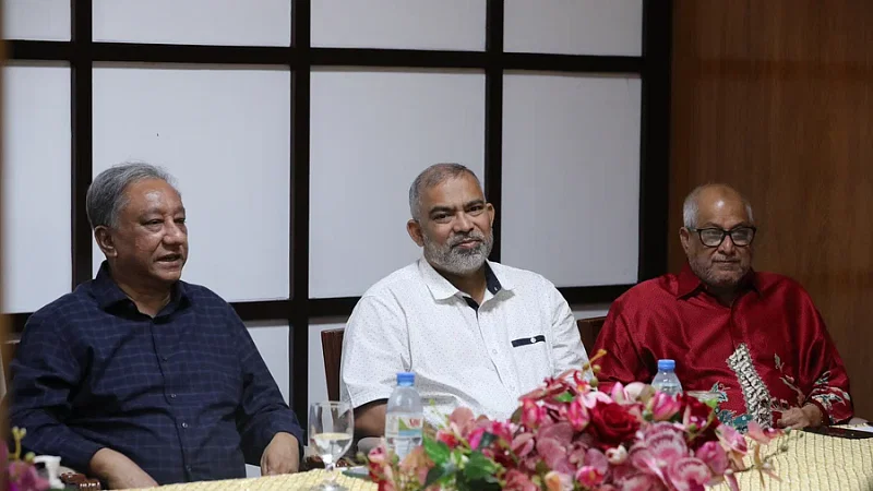 Bangladesh Cricket Board (BCB) president Nazmul Hassan and other BCB officials during their meeting with the Bangladesh women's team in a hotel in Dhaka on 23 July 2023