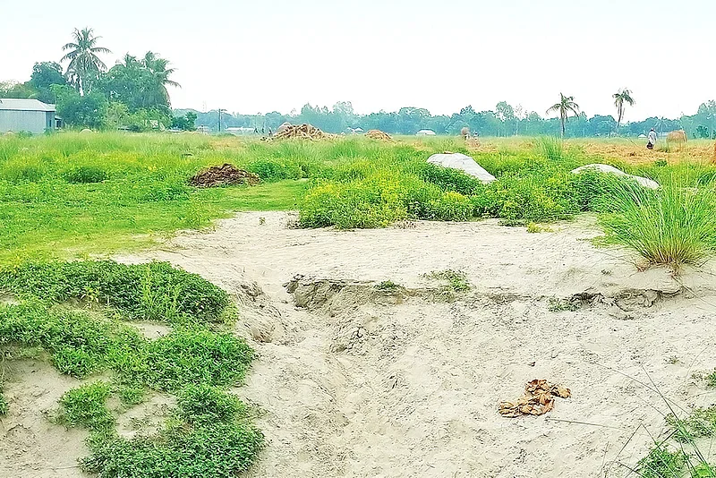 Proposed location to set up a factory of Essential Drugs Company Limited in Manikganj. Type of the land has been changed before acquiring by the government