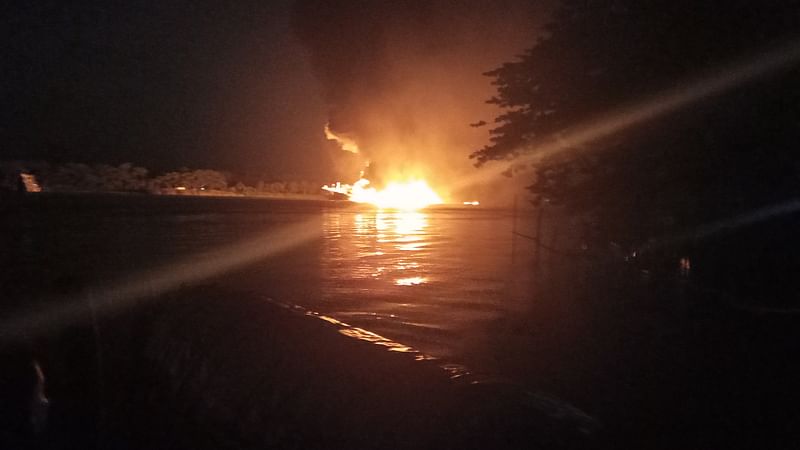 At least 11, including police officials, were injured after another massive fire erupted following an explosion on the Sagar Nandini-2 oil tanker on the Sugandha River in Jhalakathi on Monday evening