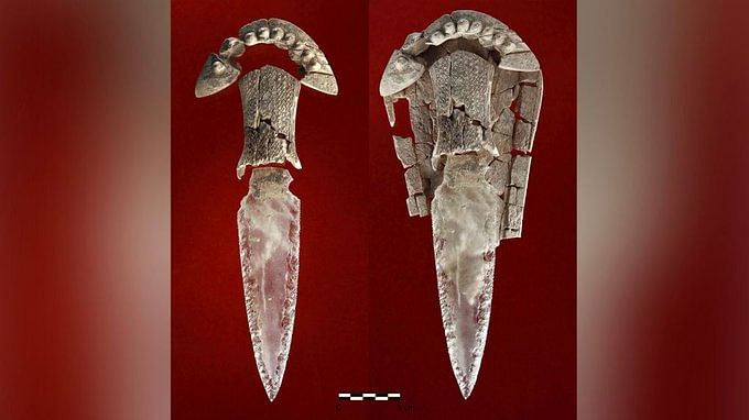 A crystal dagger, found at the tomb discovered near Seville, Spain in 2008.