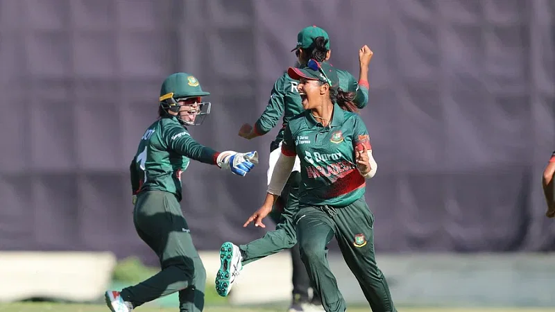 The women in red and green took last six wickets for just 34 runs as India were bundled out for 225 in 49.3 overs