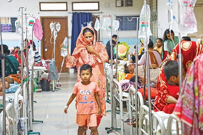 The demand for intravenous saline has soared as the number of dengue patients is rising. The supply is not enough as compared to demand. The photo was taken at the Mugda Medical Hospital on Thursday