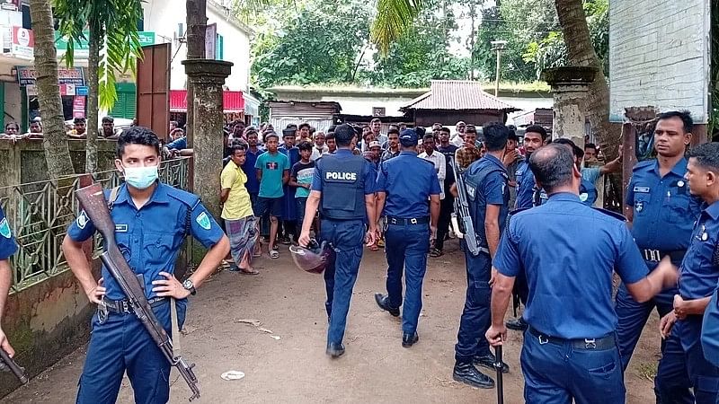 Local people detain 17 people and took them to union parishad office suspecting them as militants in Juri, Moulvibazar, on 14 August, 2023