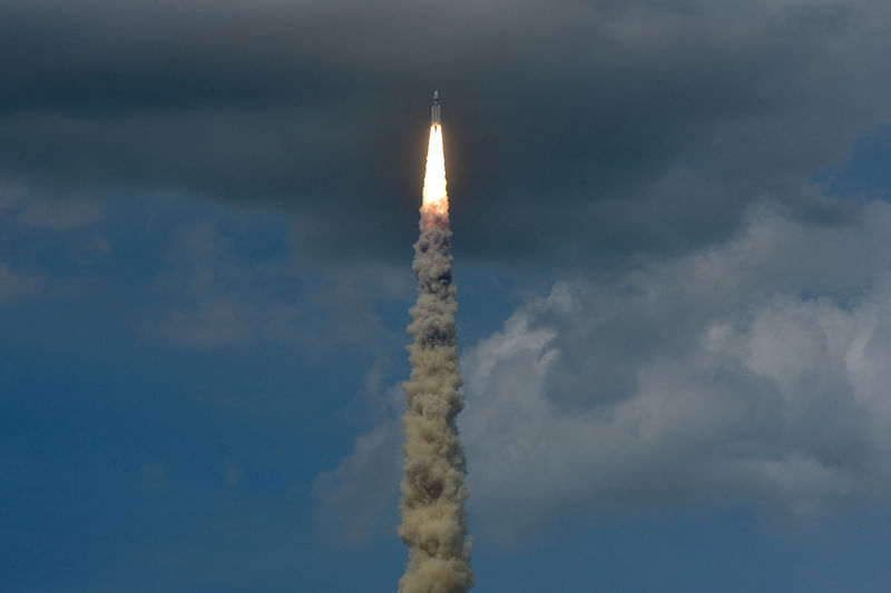 India's LVM3-M4 lifts off carrying the Chandrayaan-3 lander from the Satish Dhawan Space Centre at Sriharikota, India, 14 July, 2023.