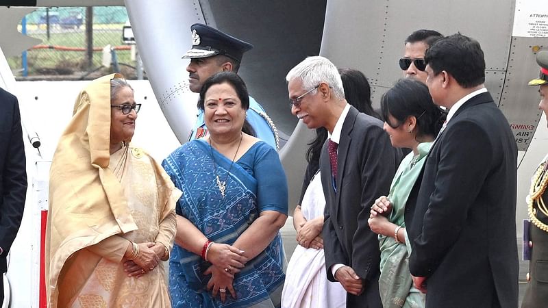 On her arrival at the airport, Sheikh Hasina was received by Indian minister of state for railways and textiles Darshana Jardosh.