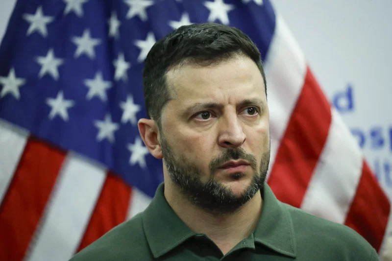 Ukrainian President Volodymyr Zelenskyy speaks to wounded Ukrainian soldiers during a visit at Staten Island University Hospital, in New York, Monday, on 18 September , 2023.