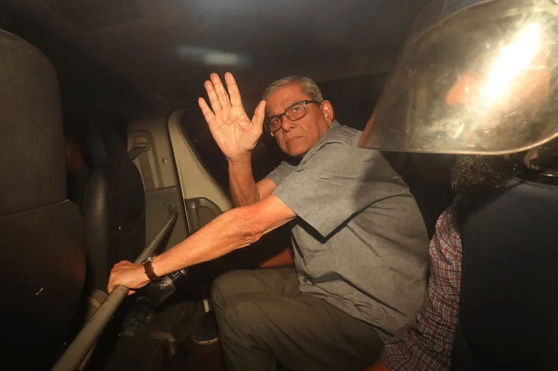 Bangladesh Nationalist Party secretary general Mirza Fakhrul Islam Alamgir in a police car on 29 October, 2023