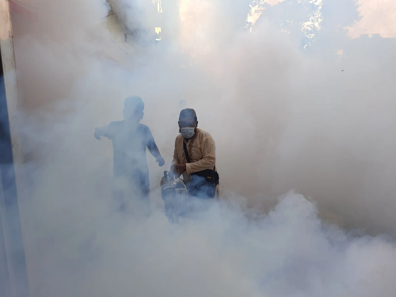 Since there has been an increase in the number of dengue patients, a local organisation conducts an anti-mosquito drive. Photo taken from Gouripur Subal Aftab High School in Daudkandi upazila of Cumilla on 1st October. Abdur Rahman Dhali.