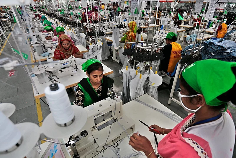 RMG workers in a factory