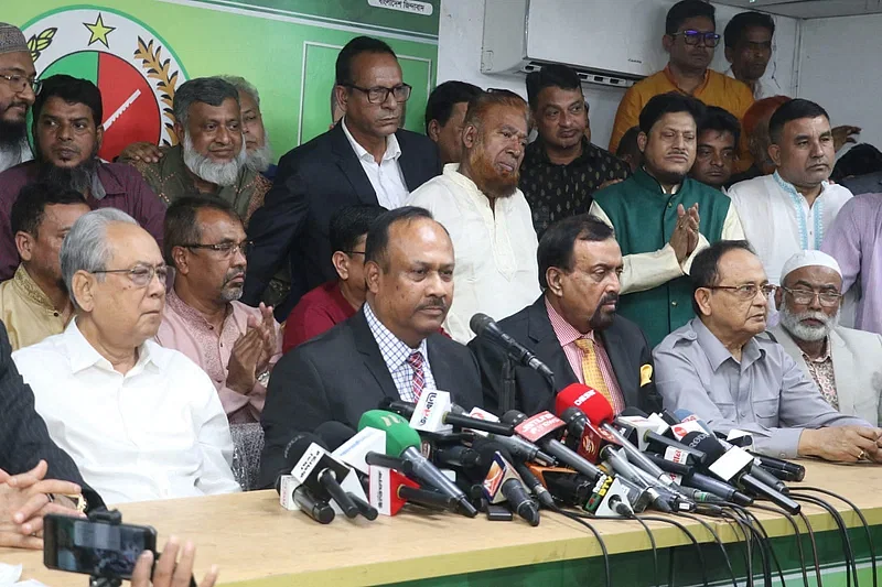 JaPa Secretary General Mujibul Haque alias Chunnu announces the names of the party candidates in a press conference at the party chairman’s Banani office on 27 November in 2023