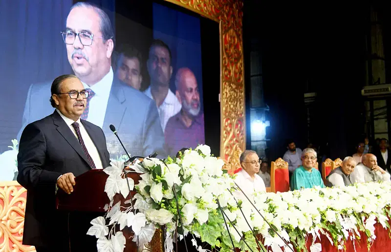 Chief Justice Obaidul Hasan addressing a reception at the Bangamata Sheikh Fazilatunnesa Mujib Auditorium on 27 September