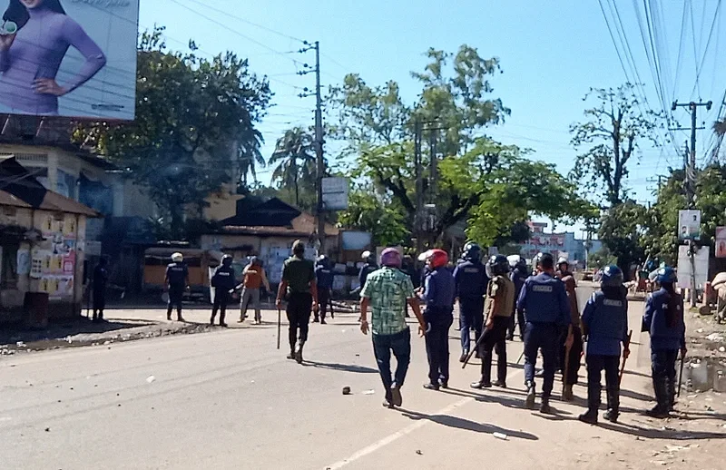 Police on guard during a clash with BNP leaders and activists in Sunamganj on 19 November in 2023