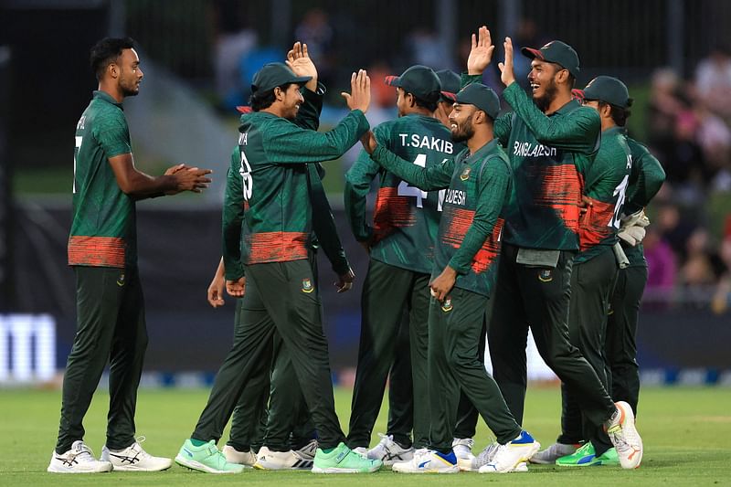 Bangladesh celebrate the dismissal of New Zealand's Mitchell Santner during the first Twenty20 cricket match between New Zealand and Bangladesh at McLean Park in Napier on December 27, 2023.