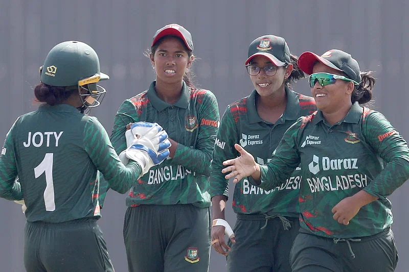 Bangladesh's Shorna Akter picked up five wickets to restrict South Africa for 136