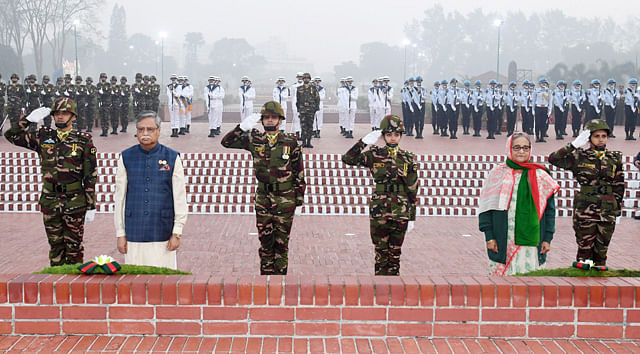 President, PM pay homage to Liberation War martyrs on Victory Day