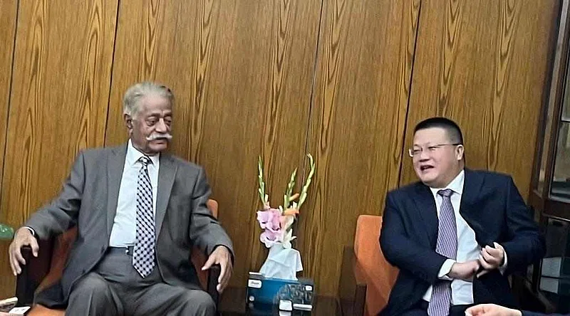 Planning Minister Abdus Salam (L) and China Ambassador to Bangladesh Yao Wen during a courtesy meeting on 30 January in 2024