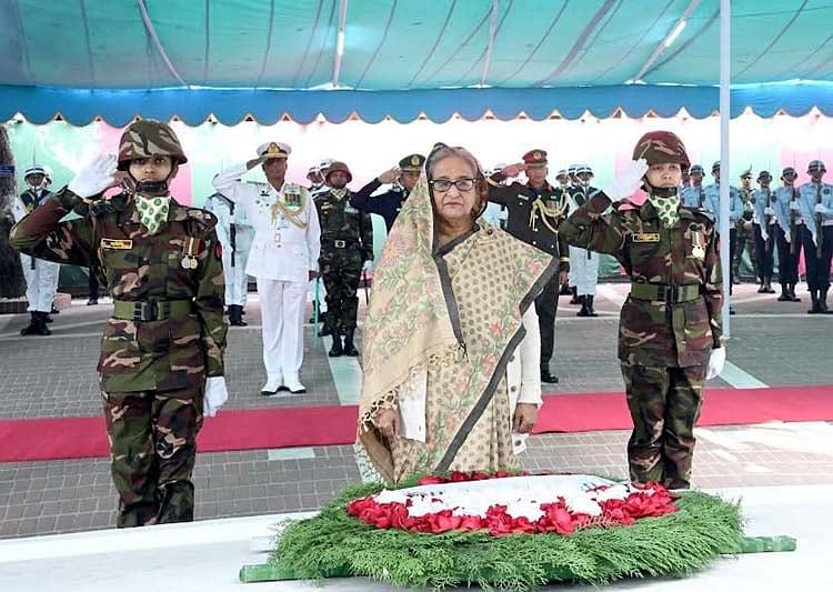 The prime minister pays homage to Bangabandhu by placing a wreath at his grave in Tungipara on 13 January, 2024.